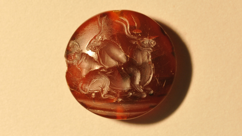 Illustration for article titled Ancient Greek Warrior's Tomb Yields Eye-Popping Treasures